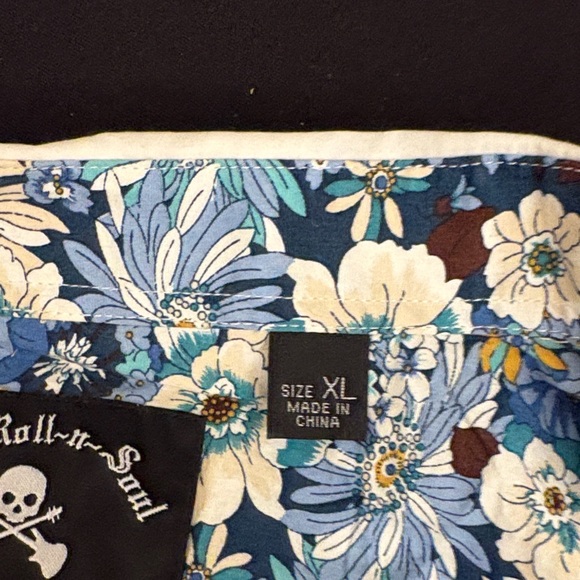 White Casual Button Down Shirt with Blue Accents - Picture 4 of 4